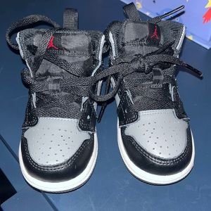 Jordan 1 Grey, black & Red.